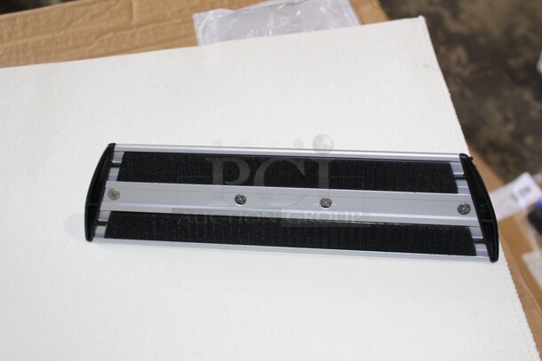 NEW IN BOX! 6 Rubbermaid Hygen 11" Aluminum Quick Connect Mop Heads. 6X Your Bid!  - Image 2 of 3