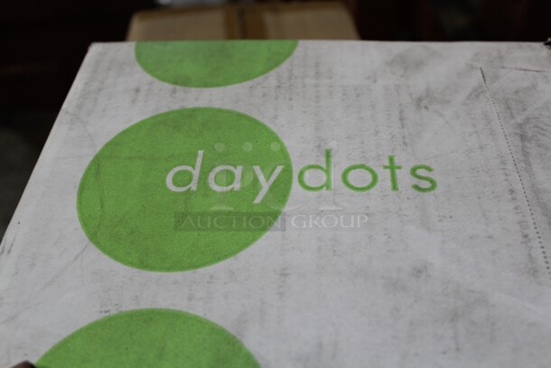 NEW IN BOX! 5 Boxes (50 Each) Daydots Clear Full Pan Covers. 5x Your Bid!  - Image 4 of 4