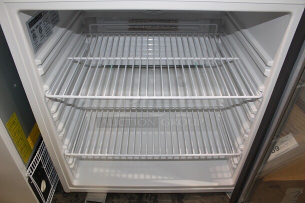 BRAND NEW! Maxx Cold Model MXM1-3.5RHC Commercial Glass Door Countertop Refrigerator/Cooler. 24.5x21.5x27. 115V/60Hz.  - Image 3 of 6