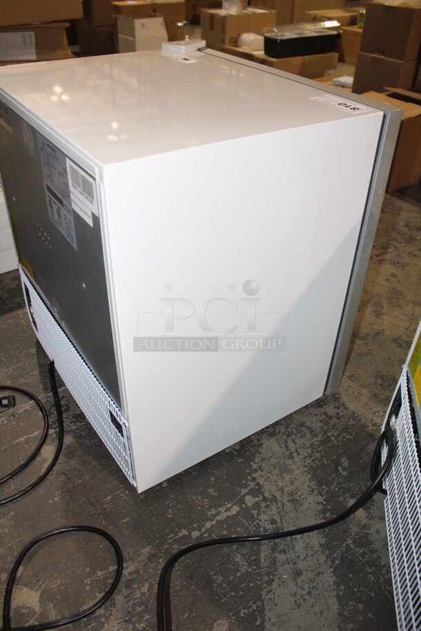 BRAND NEW! Maxx Cold Model MXM1-3.5RHC Commercial Glass Door Countertop Refrigerator/Cooler. 24.5x21.5x27. 115V/60Hz.  - Image 5 of 6