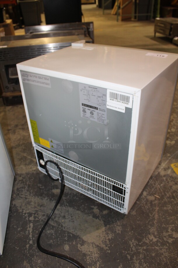 BRAND NEW! Maxx Cold Model MXM1-3.5RHC Commercial Glass Door Countertop Refrigerator/Cooler. 24.5x21.5x27. 115V/60Hz.  - Image 5 of 6