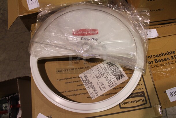 NEW IN BOX! 4 Rubbermaid 10 Gallon Ingredient Container Lid With 2 Cup Scoop. 17x17x1.5 - Image 1 of 2