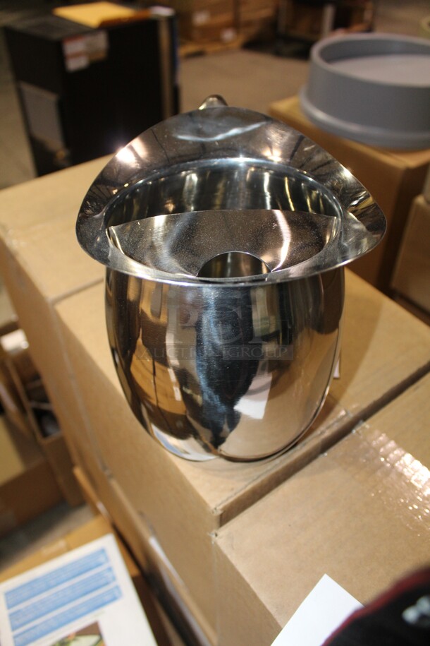 NEW IN BOX! 6 Commercial Stainless Steel Pitchers. 6x Your Bid! 10x6x8.5 - Image 2 of 2