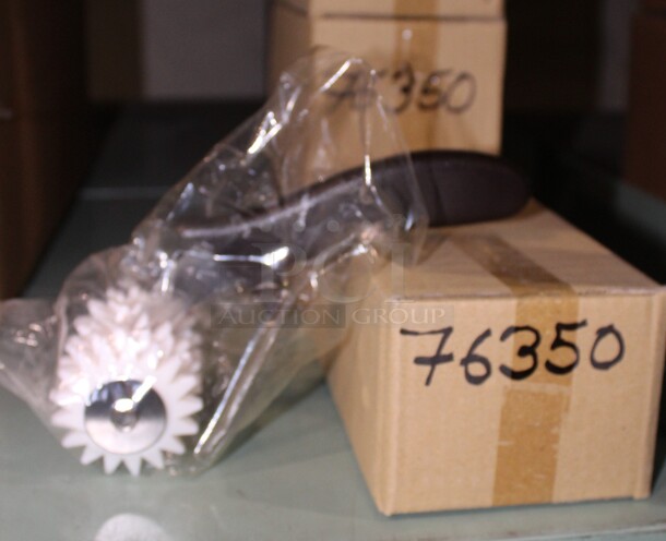 NEW IN BOX! 4 Commercial Plastic Barrel Dough Dockers. 8.5x4x3. 4X Your Bid!  - Image 1 of 1