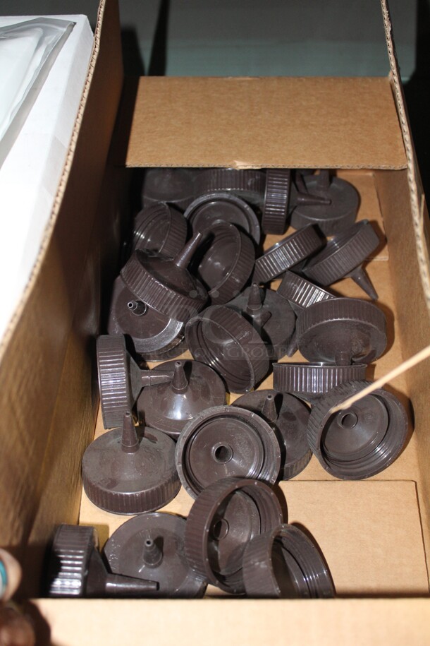 ALL ONE MONEY! Vollrath Traex 4913-01 Wide Mouth Squeeze Bottle Caps. Fits 16,32 Oz. Wide Mouth Bottles.  - Image 2 of 2