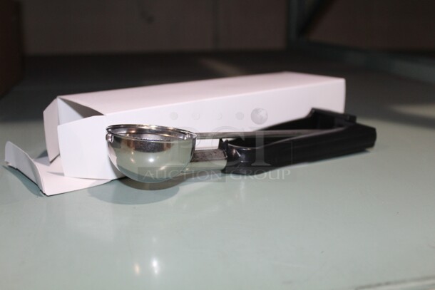 NEW IN BOX! 36 Bonzer Size 20 Portion Scoops. 9.25x3x2. 36X Your Bid!  - Image 2 of 3