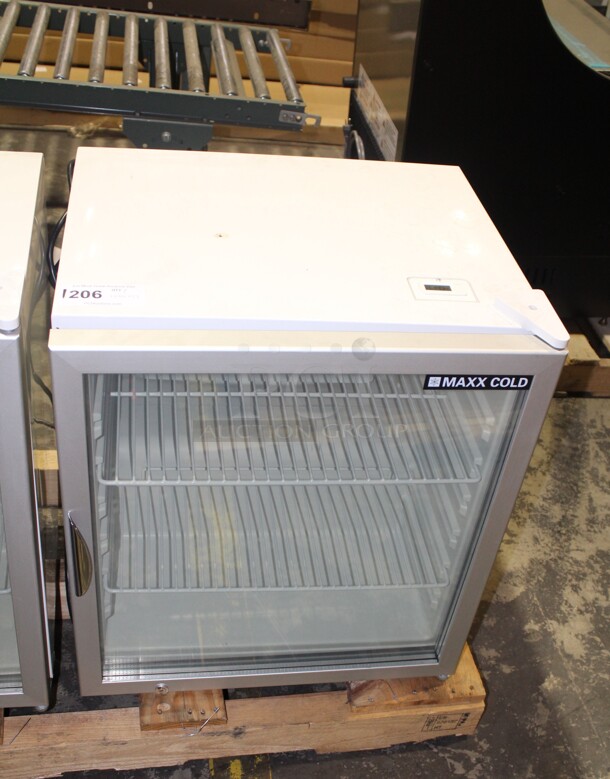 BRAND NEW! Maxx Cold Model MXM1-3.5RHC Commercial Glass Door Countertop Refrigerator/Cooler. 24.5x21.5x27. 115V/60Hz. 