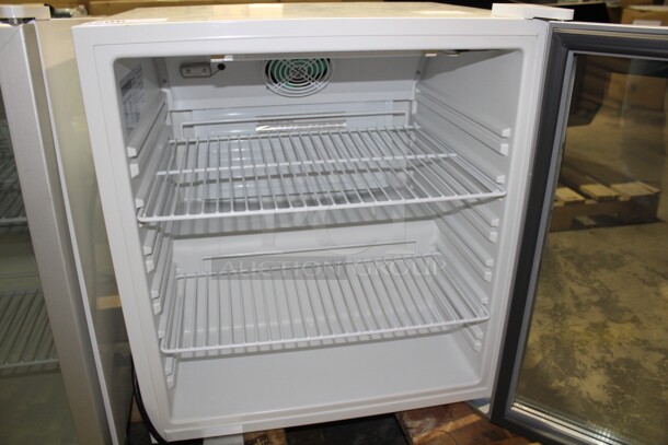 BRAND NEW! Maxx Cold Model MXM1-3.5RHC Commercial Glass Door Countertop Refrigerator/Cooler. 24.5x21.5x27. 115V/60Hz.  - Image 3 of 4