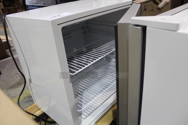BRAND NEW! Maxx Cold Model MXM1-3.5RHC Commercial Glass Door Countertop Refrigerator/Cooler. 24.5x21.5x27. 115V/60Hz.  - Image 2 of 6