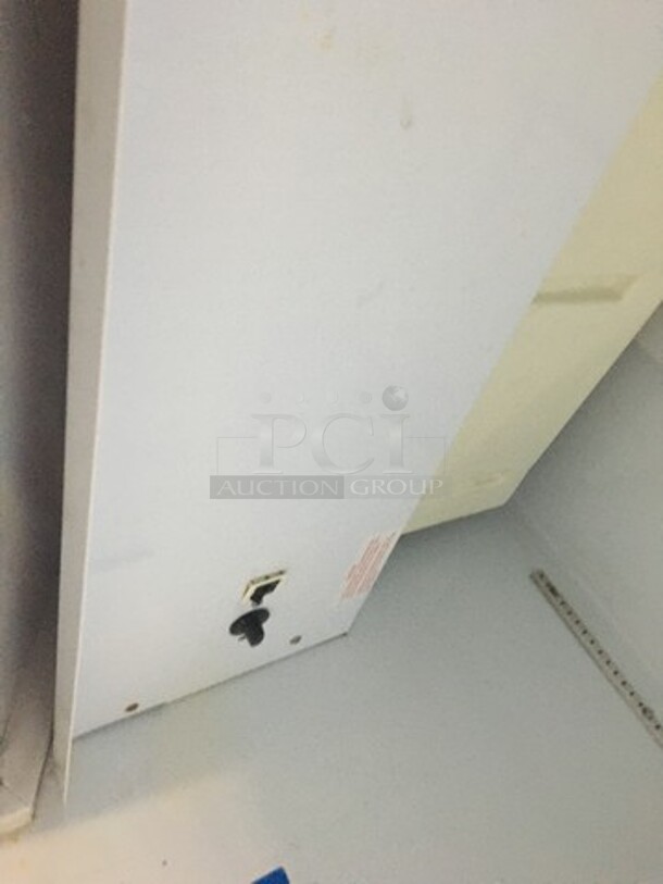 Beverage Air Commercial Single Door Reach In Refrigerator Merchandiser! With Poly Coated Racks! Model MT27 Serial 6978596! 115V 1Phase! - Image 6 of 8