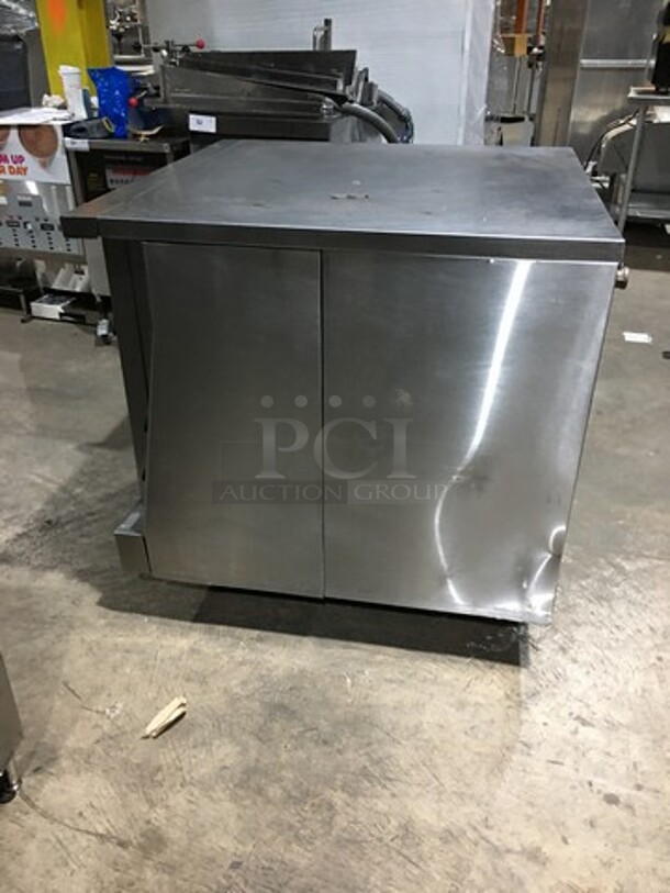 Garland Commercial Natural Gas Powered Single Deck Convection Oven! With View Through Doors! All Stainless Steel! Master 200 Series! With Legs! - Image 2 of 10