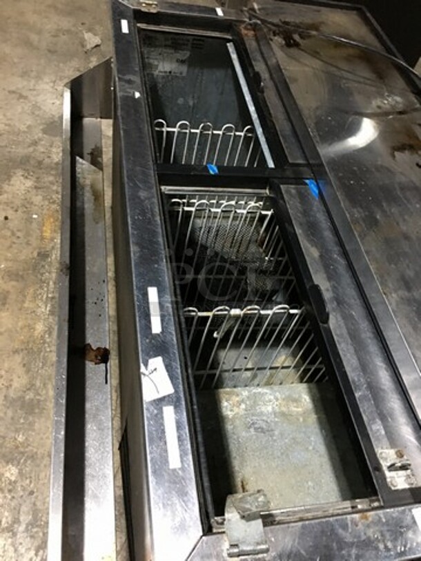 True Commercial Under The Counter Beer Bottle Cooler! With 2 Stainless Steel Sliding Top Doors! With Front Bottle Rail Attachment! Model TD5018 Serial 6627575! 115V 1Phase! - Image 5 of 8