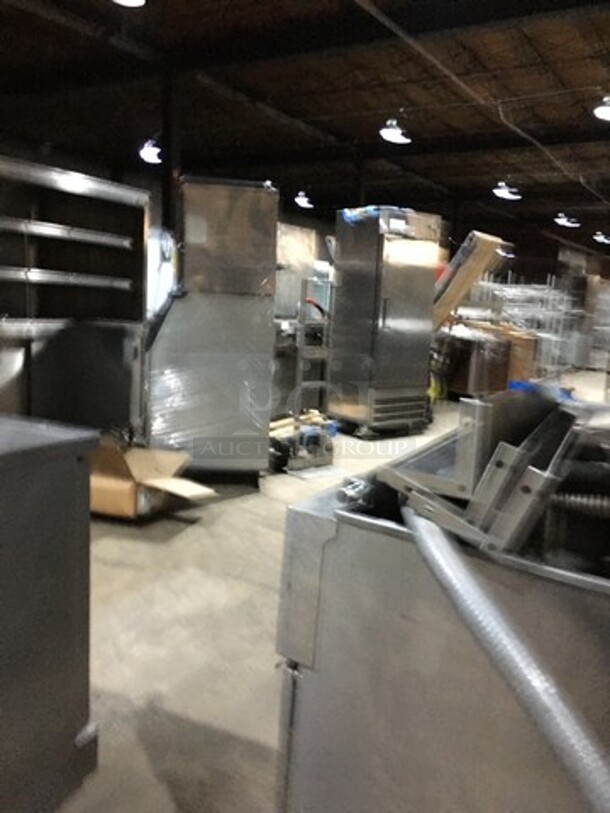 Garland Commercial Natural Gas Powered Single Deck Convection Oven! With View Through Doors! All Stainless Steel! Master 200 Series! With Legs! - Image 4 of 10