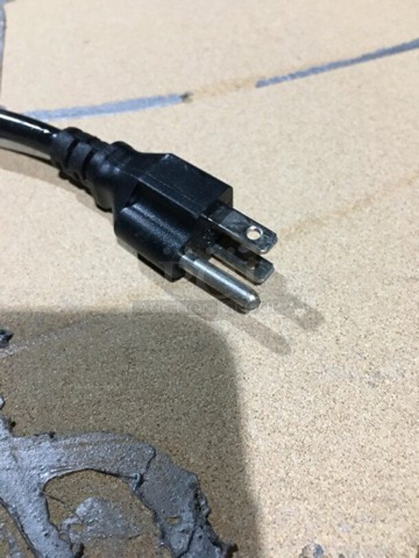 Avantco Commercial 2 Door Refrigerated Bar Back Merchandiser! With Poly Coated Racks! All Stainless Steel! Model 178UBB48GHCS! 115V! - Image 10 of 10