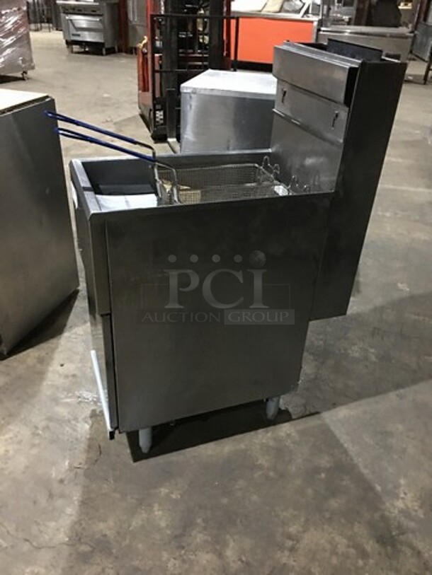 Pitco Natural Gas Powered 3 Burner Deep Fat Fryer! With 2 Metal Frying Baskets! With Backsplash! Model 40C+ Serial G14FA030253! On Legs! - Image 2 of 8