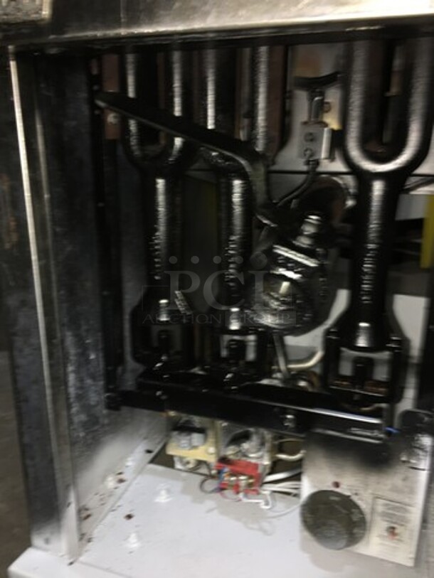 Pitco Natural Gas Powered 3 Burner Deep Fat Fryer! With 2 Metal Frying Baskets! With Backsplash! Model 40C+ Serial G14FA030253! On Legs! - Image 6 of 8