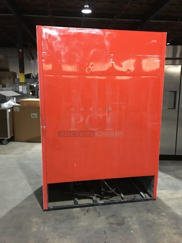 True Commercial 2 Door Reach In Refrigerator Merchandiser! With Poly Coated Racks! Model GDM49 Serial 536496! 115V 1Phase!  - Image 3 of 9