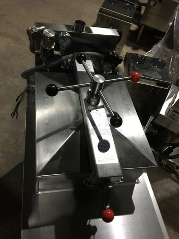LATE MODEL! NEVER USED! 2019 Shineho Electric Powered Pressure Fryer! With Digital Touch Controls! With Oil Filter System! Model P007! All Stainless Steel! On Commercial Casters! 220V! - Image 5 of 10