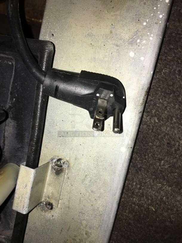 Commercial 2 Door Half Refrigerated Cooler Merchandiser & Half Reach In Freezer Merchandiser!  - Image 9 of 9