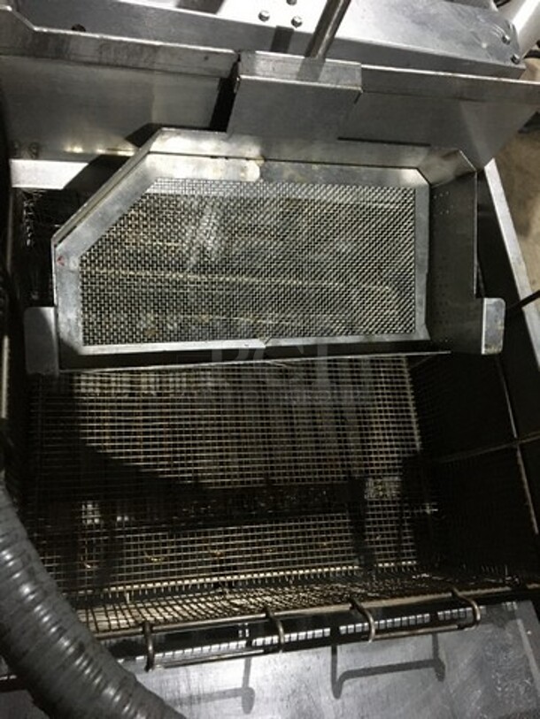 Hobart Commercial Electric Deep Fat Fryer! With Metal Basket! All Stainless Steel! Model 1HF85CF Serial 481656344! 208V 3Phase! On Commercial Casters! - Image 5 of 10