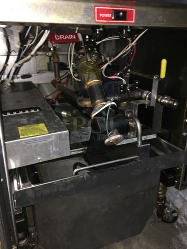 Hobart Commercial Electric Deep Fat Fryer! With Metal Basket! All Stainless Steel! Model 1HF85CF Serial 481656344! 208V 3Phase! On Commercial Casters! - Image 6 of 10