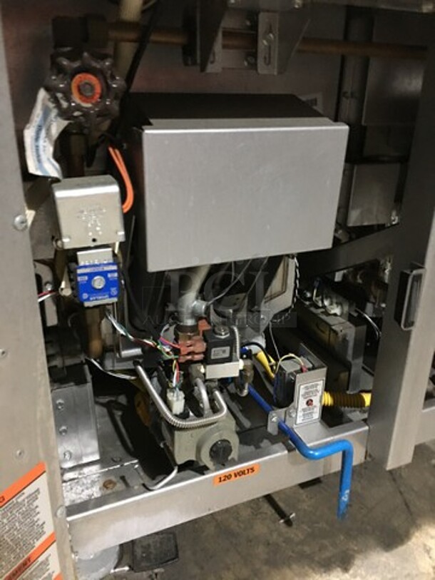 WOW! Pitco Dual Commercial Natural Gas Powered Pasta Cooker/Rethermalizer! With Metal Baskets! All Stainless Steel! Model SRTG Serial G09DC011971! On Commercial Casters! - Image 8 of 10