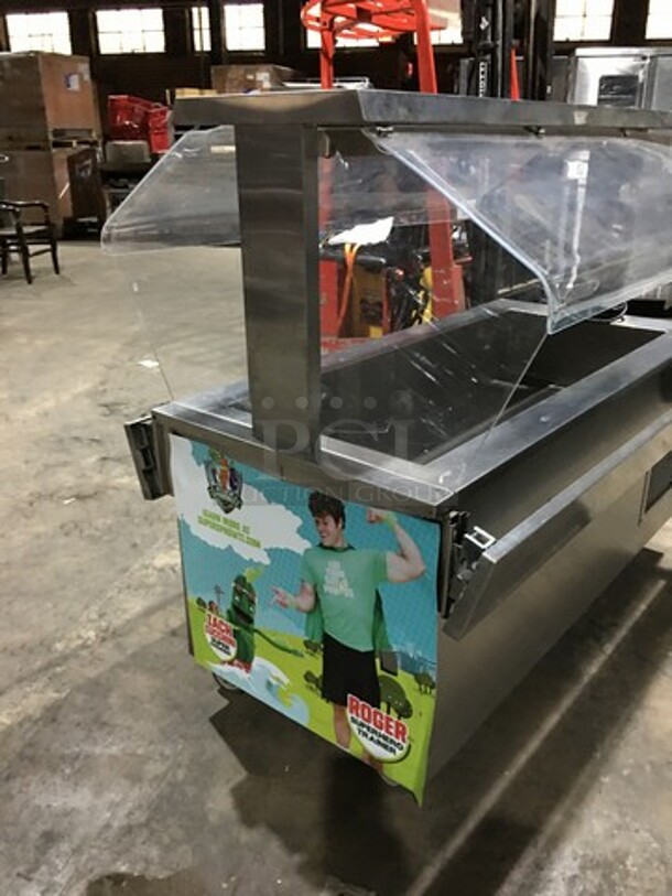 Vollrath Commercial Refrigerated Cold Pan! With Sneeze Guard! All Stainless Steel! With Lowering Prep/Serve Line! Model M3616500001EFA Serial B33600510731002! 120V 1Phase! On Commercial Casters! - Image 4 of 10