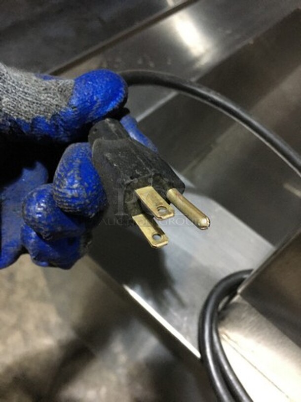 Vollrath Commercial Refrigerated Cold Pan! With Sneeze Guard! All Stainless Steel! With Lowering Prep/Serve Line! Model M3616500001EFA Serial B33600510731002! 120V 1Phase! On Commercial Casters! - Image 10 of 10