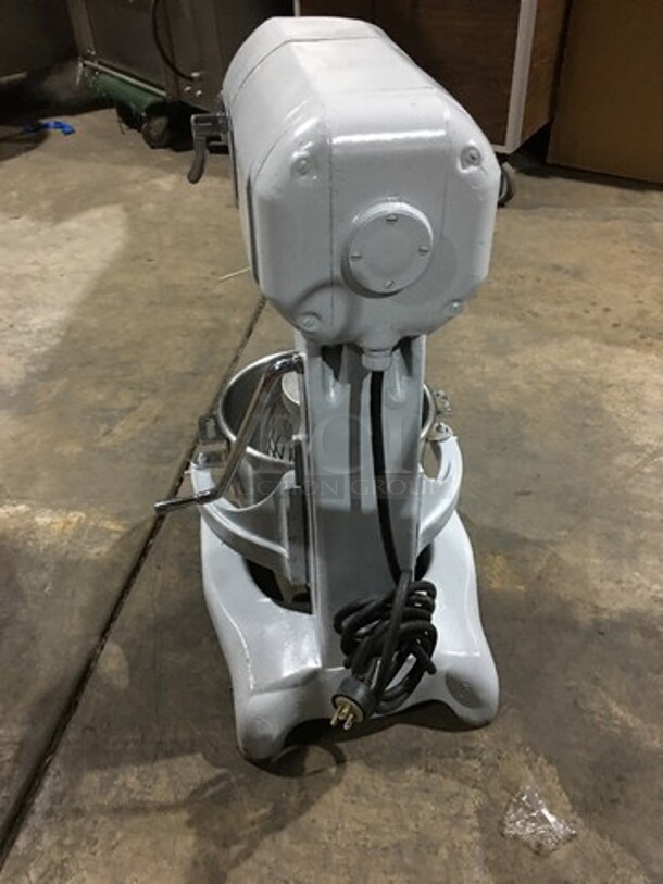 Hobart Commercial Floor Style 20 Quart Planetary Mixer! With Bowl! With Whip Attachment! Model A200 Serial 1296032! 115V 1Phase! - Image 3 of 11