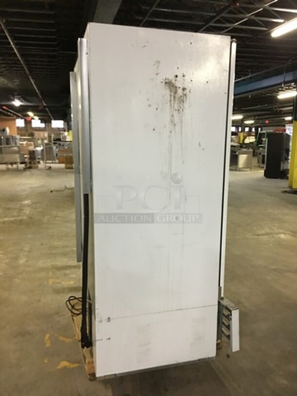Master Bilt Commercial 2 Door Reach In Freezer Merchandiser! With Poly Coated Racks! Model BLG48HD Serial 150244OBB01! 115V 1Phase! - Image 4 of 8