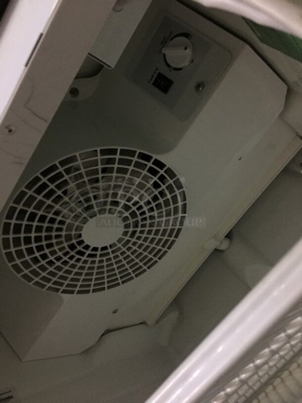 Master Bilt Commercial Single Door Reach In Refrigerator Merchandiser! With Poly Coated Racks! Model BGR14R Serial RA100398! 115V 1Phase! - Image 6 of 8