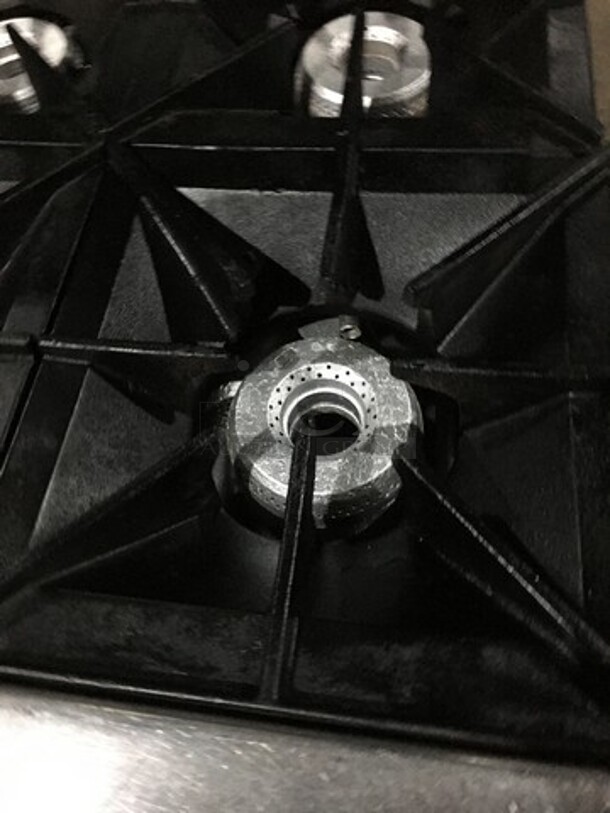 Beautiful! Vulcan Commercial Natural Gas Powered 10 Burner Stove! With 2 Ovens Underneath! With Backsplash& Overhead Salamander Shelf! All Stainless Steel! On Casters! - Image 6 of 12