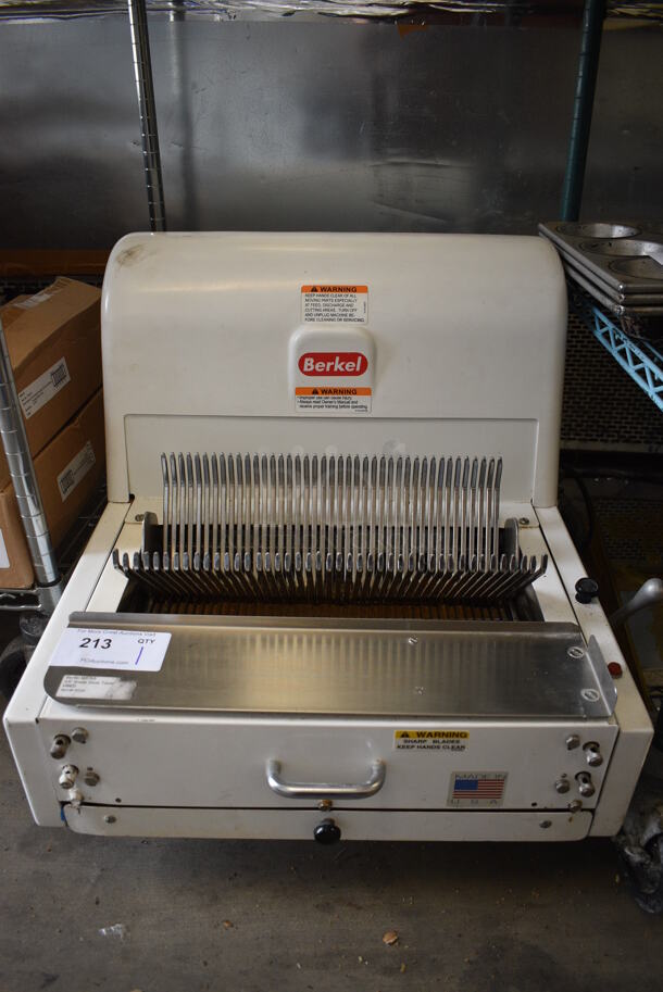 GREAT! Berkel Model MB 3/8 Metal Commercial Countertop Bread Loaf Slicer. 115 Volts, 1 Phase. 24x26x22. Tested and Working!
