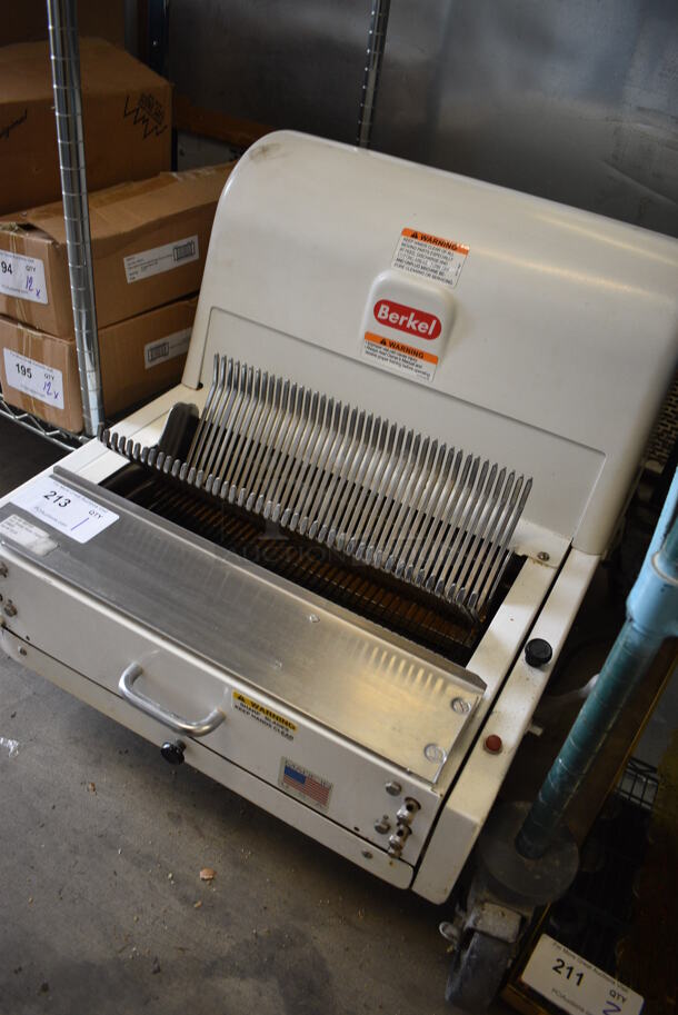 GREAT! Berkel Model MB 3/8 Metal Commercial Countertop Bread Loaf Slicer. 115 Volts, 1 Phase. 24x26x22. Tested and Working! - Image 5 of 6