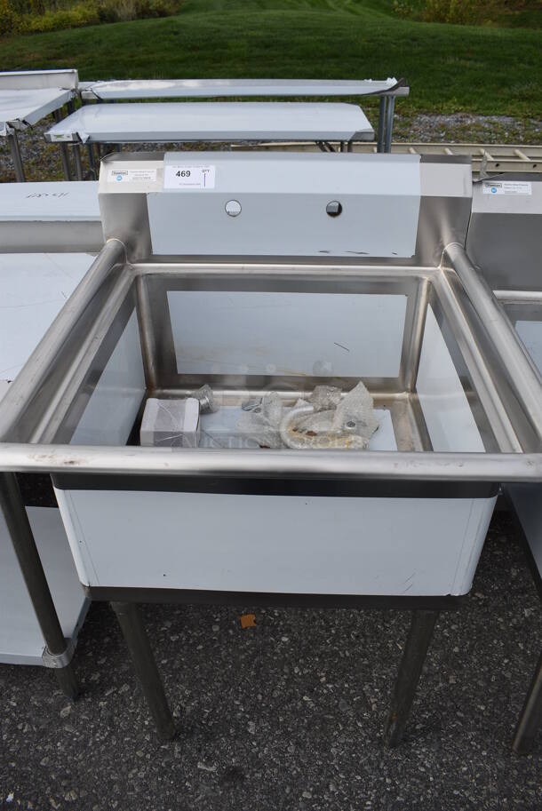 BRAND NEW SCRATCH AND DENT! Steelton Stainless Steel Commercial Single Bay Sink. 29.5x30x43