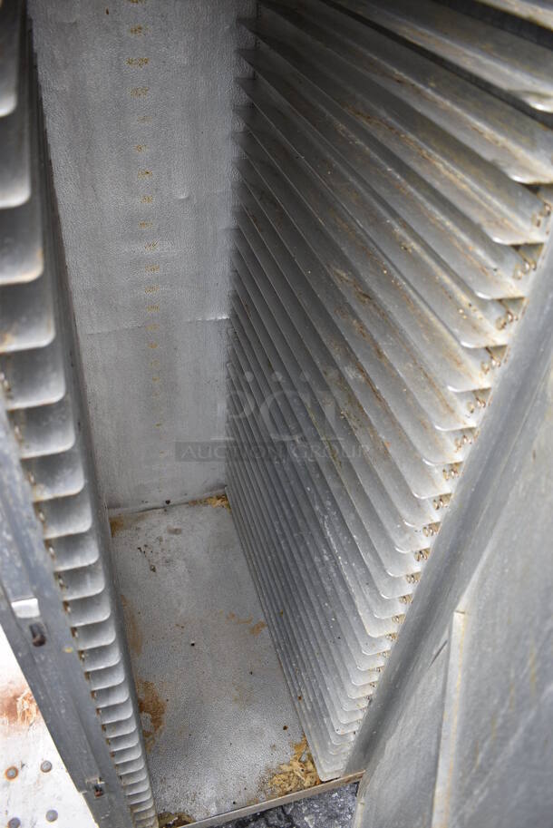 Metal Commercial Enclosed Pan Transport Rack on Commercial Casters. 19x31x60 - Image 4 of 4