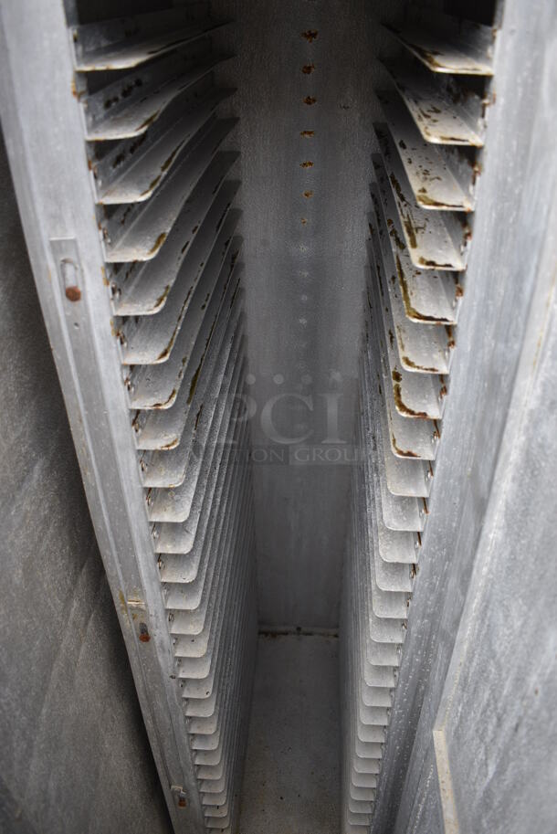 Metal Commercial Enclosed Pan Transport Rack on Commercial Casters. 15x24x60 - Image 3 of 3