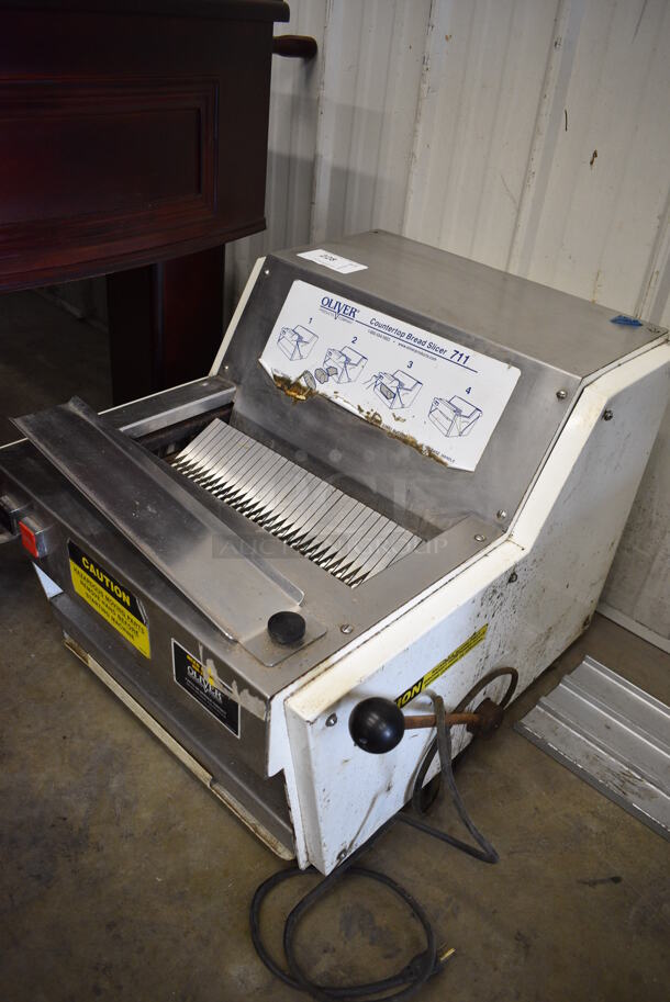 SWEET! Oliver Model 711 Metal Commercial Countertop Bread Loaf Slicer. 115 Volts, 1 Phase. 26x29x22. Tested and Working! - Image 5 of 7
