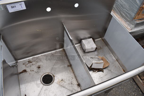 BRAND NEW SCRATCH AND DENT! Regency Stainless Steel Commercial 2 Bay Sink. 36x24x41. Bay 18x21x13 - Image 3 of 3