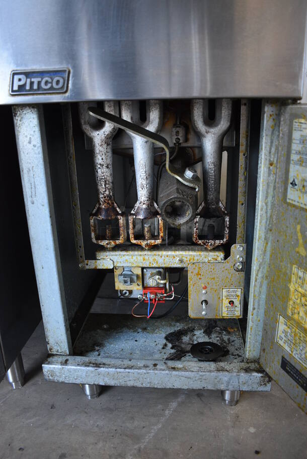 NICE! Pitco Frialator Stainless Steel Commercial Floor Style Natural Gas Powered Deep Fat Fryer w/ 2 Metal Fry Baskets. 90.000 BTU. 15.5x30x47 - Image 5 of 7
