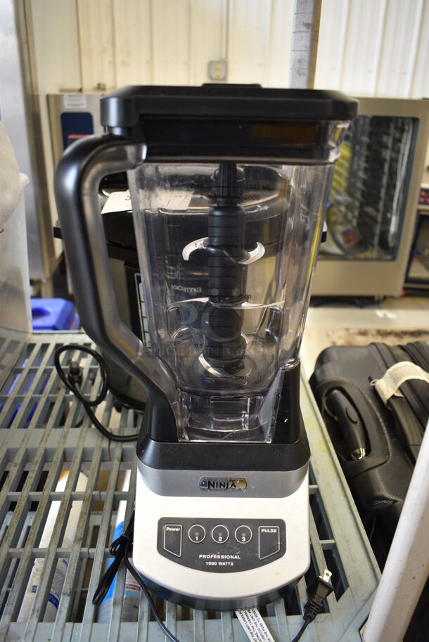 Ninja Countertop Blender w/ Pitcher. 6x8x17. Tested and Working!