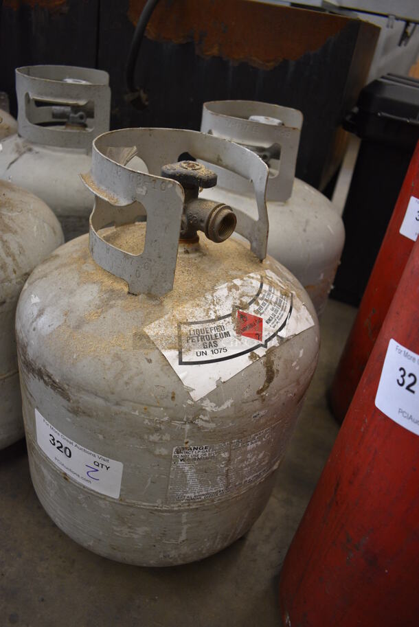 2 Metal Liquid 20 Pound Propane Gas Canisters. 11x11x18. 2 Times Your Bid! - Image 2 of 5