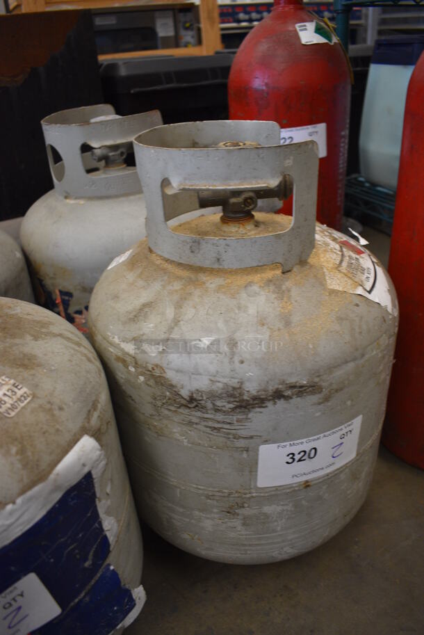 2 Metal Liquid 20 Pound Propane Gas Canisters. 11x11x18. 2 Times Your Bid! - Image 3 of 5
