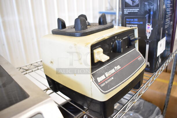 Vita-Mix Commercial Countertop Blender Base. 120 Volts, 1 Phase. 7.5x9x8. Tested and Working! - Image 2 of 5