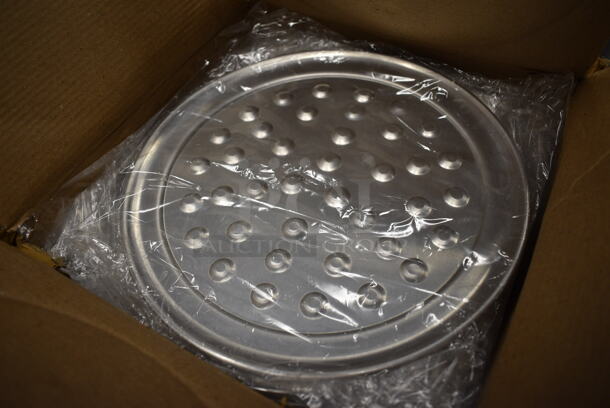 72 BRAND NEW IN BOX! Winco APZN-10 Aluminum Wide Rim Pizza Tray w/ Nibs. 10x10. 72 Times Your Bid! - Image 2 of 5