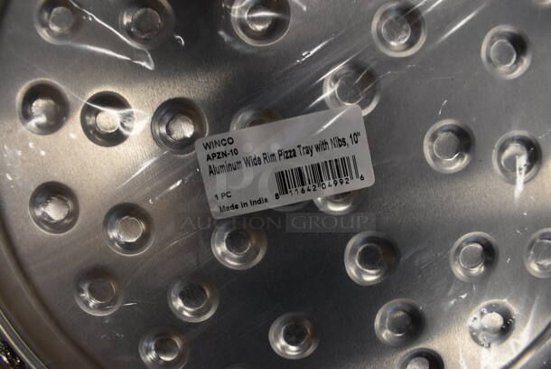 72 BRAND NEW IN BOX! Winco APZN-10 Aluminum Wide Rim Pizza Tray w/ Nibs. 10x10. 72 Times Your Bid! - Image 4 of 5