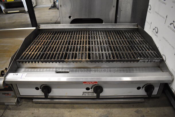 NICE! Toastmaster Pro-Series Stainless Steel Commercial Countertop Gas Powered Charbroiler Grill. 36x26x12.5