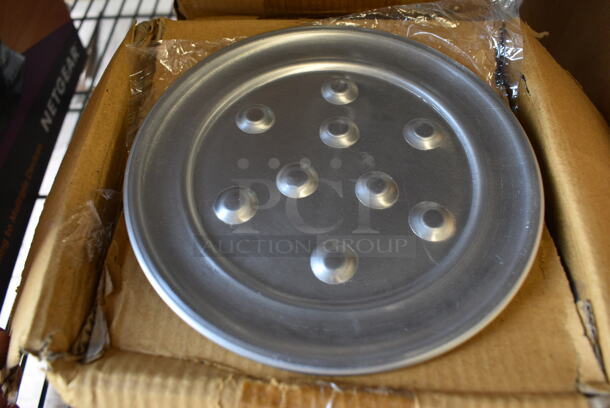 36 BRAND NEW IN BOX! Winco APZN-6 Aluminum Wide Rim Pizza Trays w/ Nibs. 6x6. 36 Times Your Bid! - Image 1 of 4
