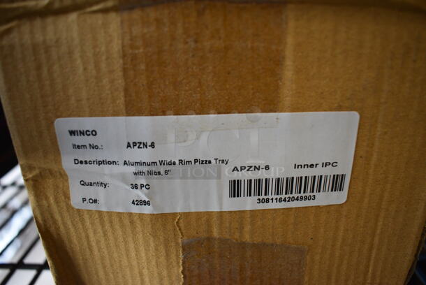 36 BRAND NEW IN BOX! Winco APZN-6 Aluminum Wide Rim Pizza Trays w/ Nibs. 6x6. 36 Times Your Bid! - Image 4 of 4