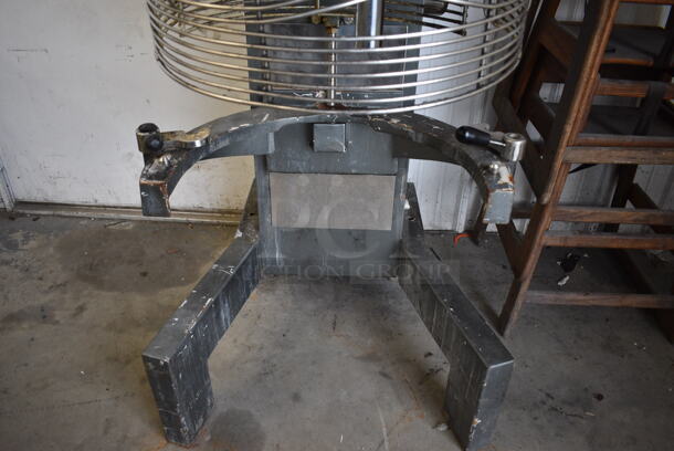 FANTASTIC! Avantco Model MX60 Metal Commercial Floor Style 60 Quart Planetary Mixer w/ Mixing Bowl Guard. 27x34x63 - Image 6 of 6